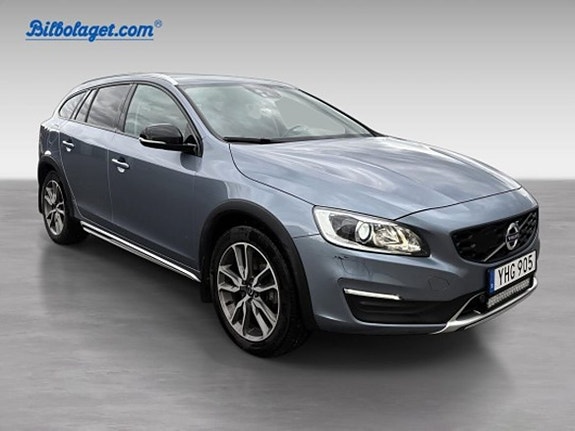 Volvo V60 Cross Country 4 of 17