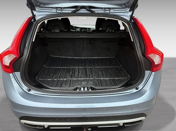 Volvo V60 Cross Country 17 of 17