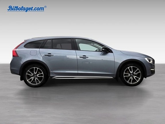 Volvo V60 Cross Country 5 of 17