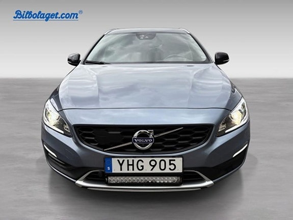 Volvo V60 Cross Country 3 of 17