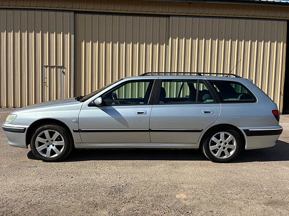 Peugeot 406 2 of 12