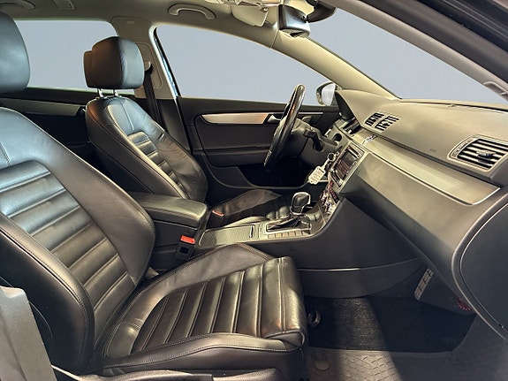 Volkswagen Passat Alltrack 9 of 21