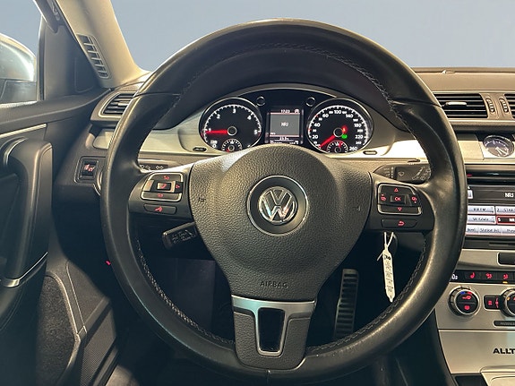 Volkswagen Passat Alltrack 15 of 21