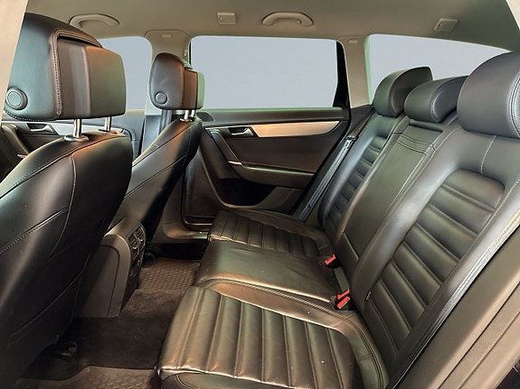 Volkswagen Passat Alltrack 11 of 21