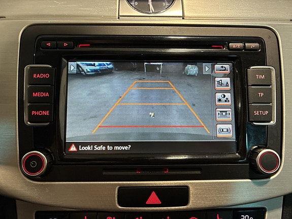 Volkswagen Passat Alltrack 17 of 21