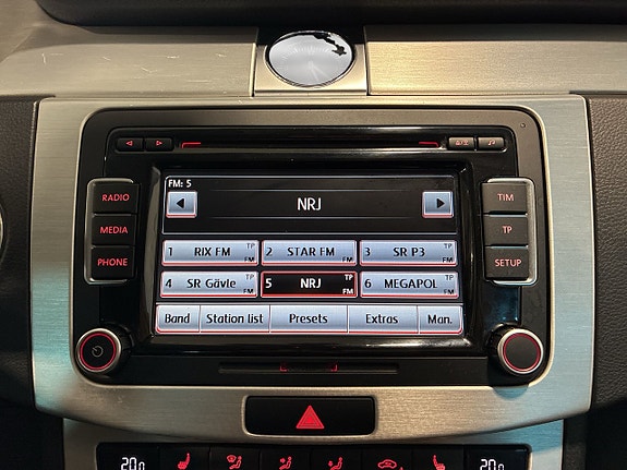 Volkswagen Passat Alltrack 16 of 21