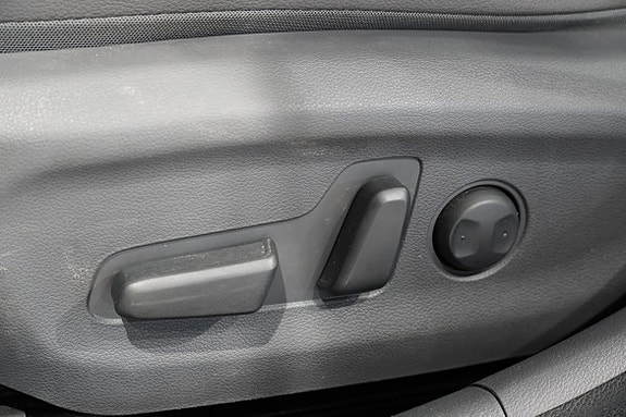 Hyundai IONIQ 6 of 12