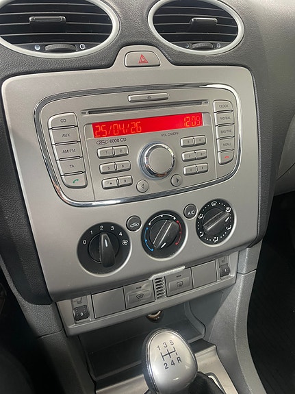 Ford Focus 4 of 9