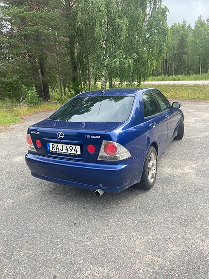 Lexus IS200 2 of 2