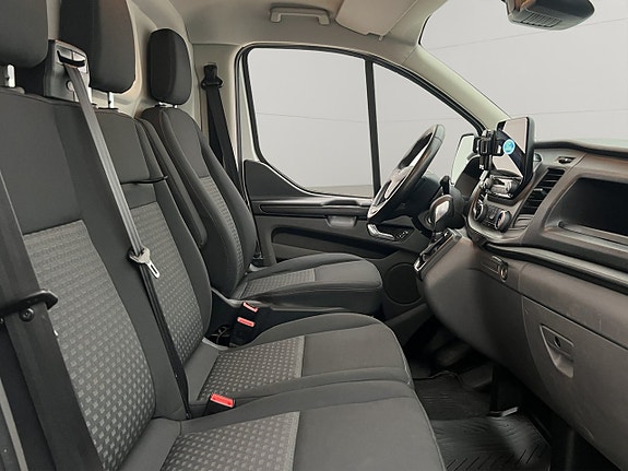 Ford Transit Custom 21 of 28