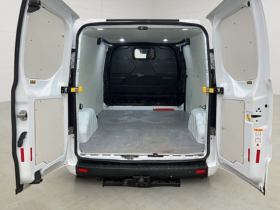Ford Transit Custom 11 of 28