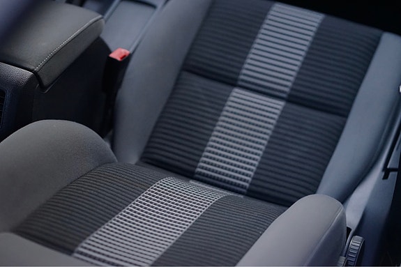 Volkswagen Golf V 5 of 7