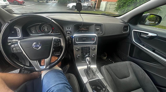 Volvo V60 3 of 4
