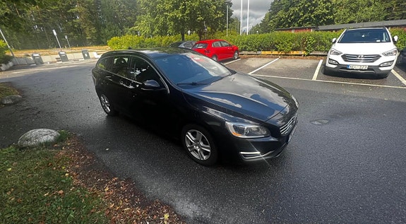 Volvo V60 2 of 4