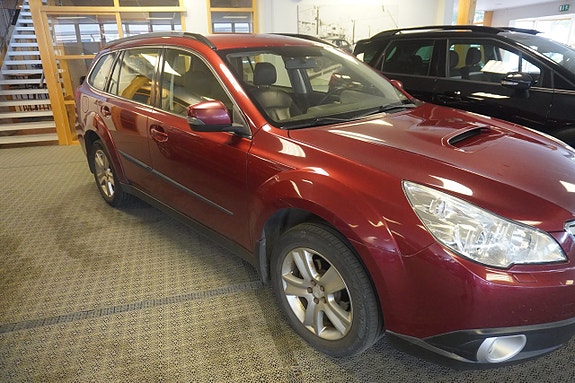 Subaru Outback 2 of 8
