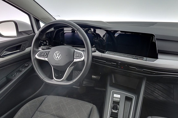 Volkswagen Golf VIII 11 of 23
