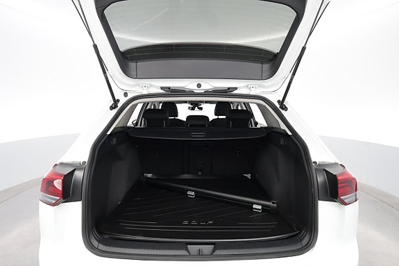 Volkswagen Golf VIII 23 of 23