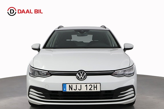 Volkswagen Golf VIII 2 of 23
