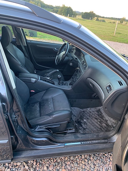 Volvo V70 4 of 7