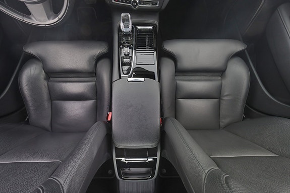 Volvo S90 14 of 30