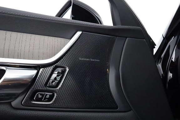 Volvo S90 28 of 30