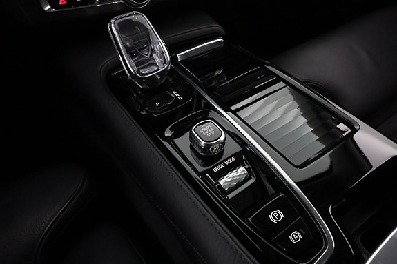 Volvo S90 25 of 30