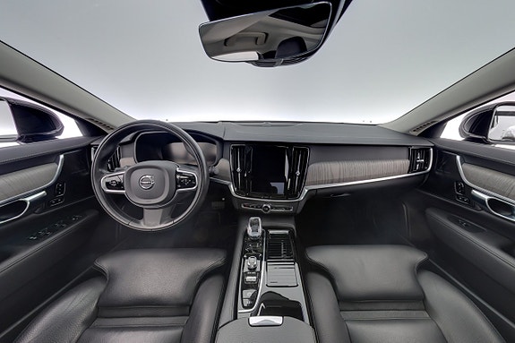 Volvo S90 13 of 30