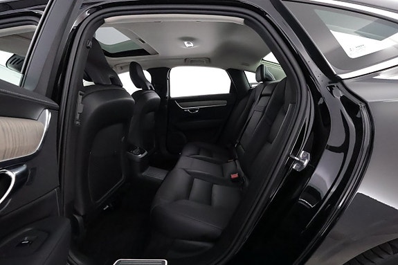 Volvo S90 12 of 30