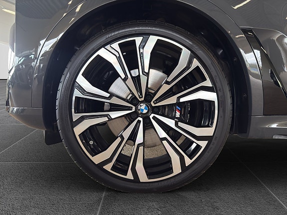 BMW X7 23 of 23