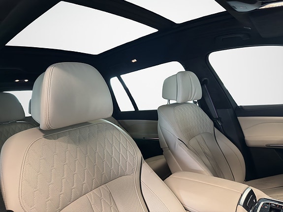 BMW X7 21 of 23