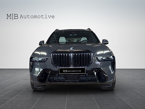 BMW X7 2 of 23