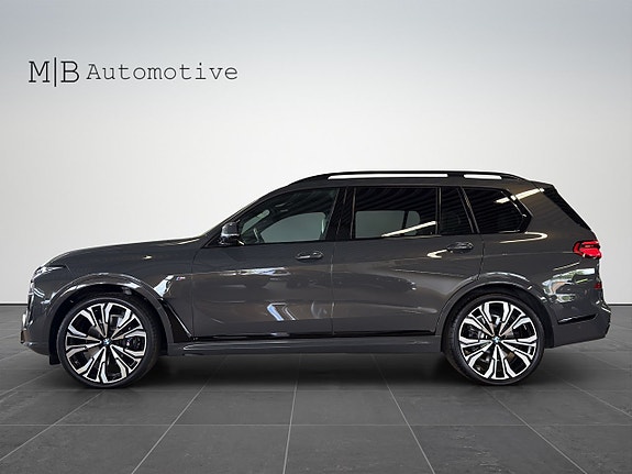 BMW X7 3 of 23