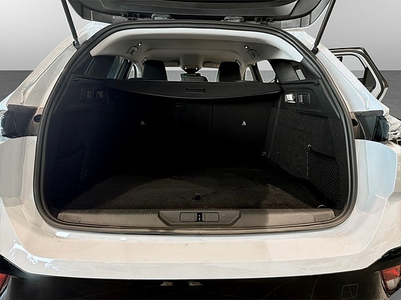 Peugeot 308 SW 14 of 16