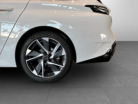 Peugeot 308 SW 16 of 16