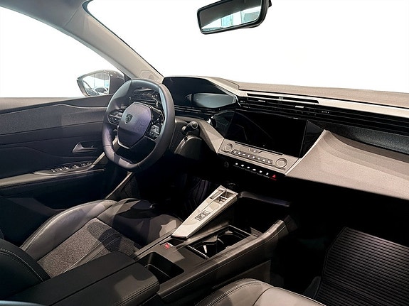 Peugeot 308 SW 11 of 16