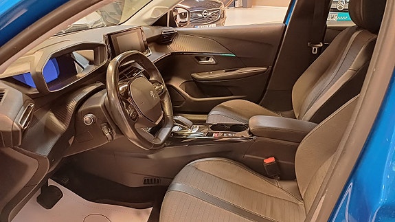 Peugeot e-208 6 of 15