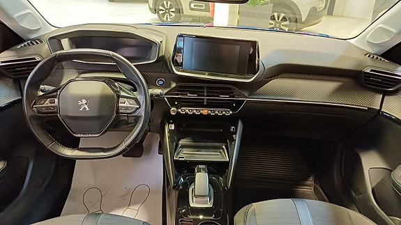 Peugeot e-208 12 of 15