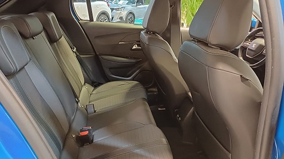 Peugeot e-208 10 of 15