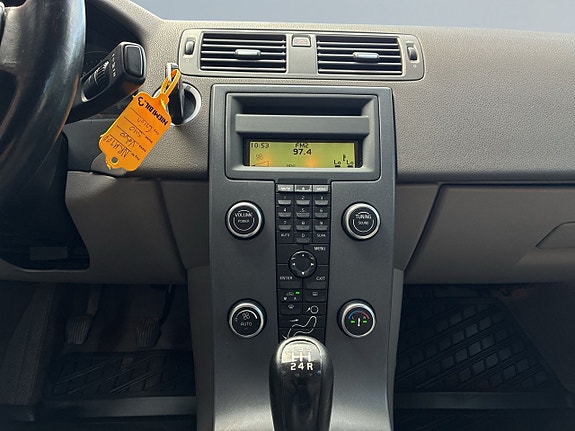 Volvo S40 11 of 19
