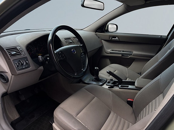 Volvo S40 7 of 19