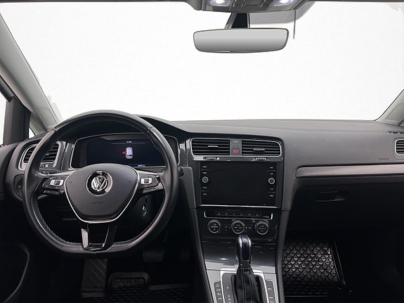 Volkswagen e-Golf VII 9 of 28