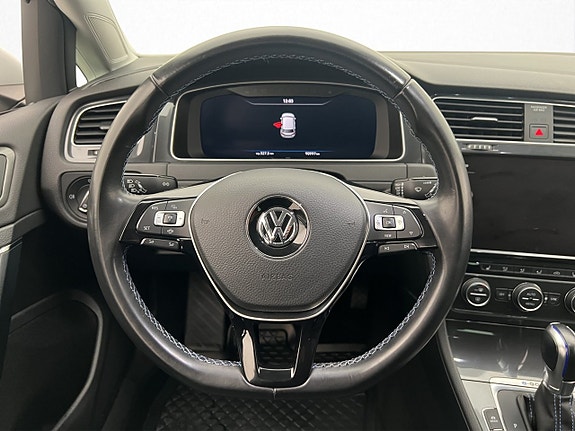 Volkswagen e-Golf VII 20 of 28