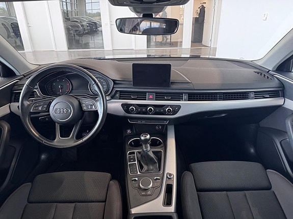 Audi A4 8 of 16