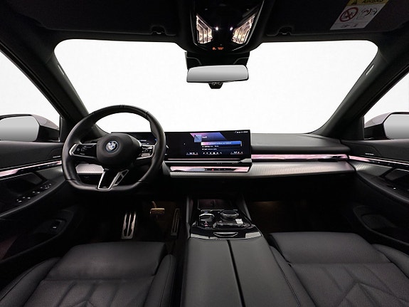 BMW i5 12 of 30