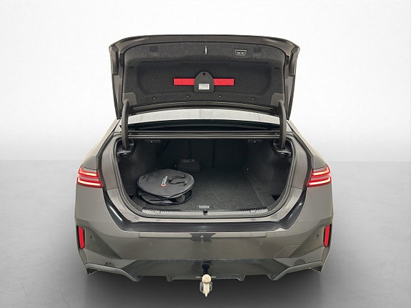 BMW i5 8 of 30