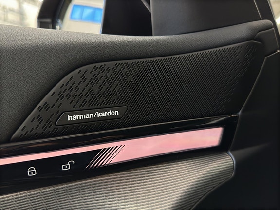 BMW i5 13 of 30