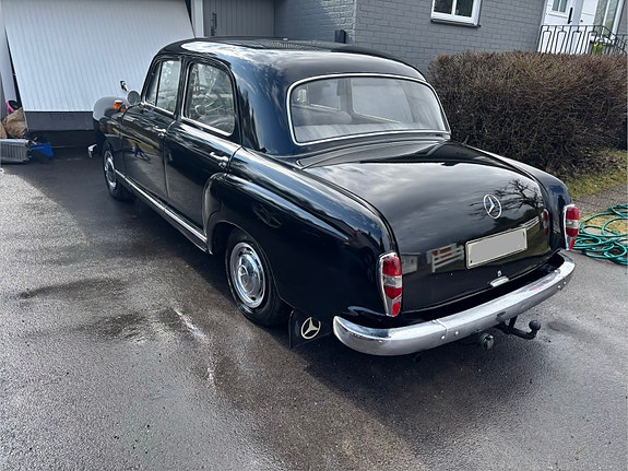 Mercedes-Benz 180 4 of 13