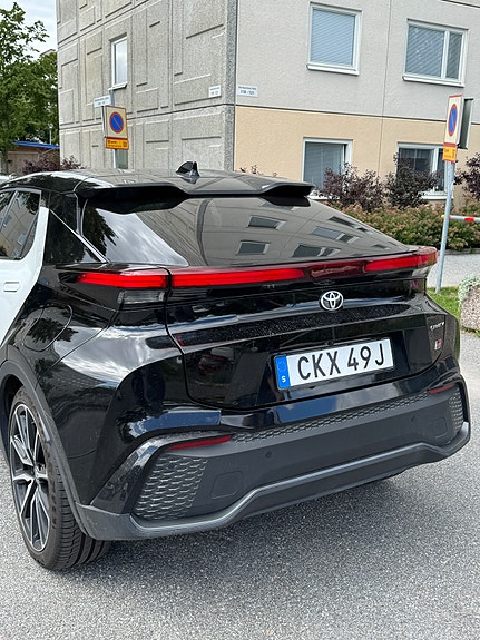 Toyota C-HR 5 of 22