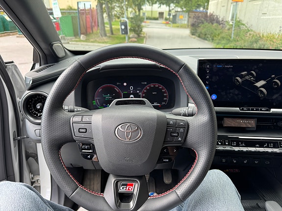 Toyota C-HR 9 of 22