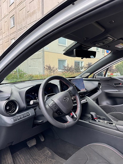 Toyota C-HR 6 of 22